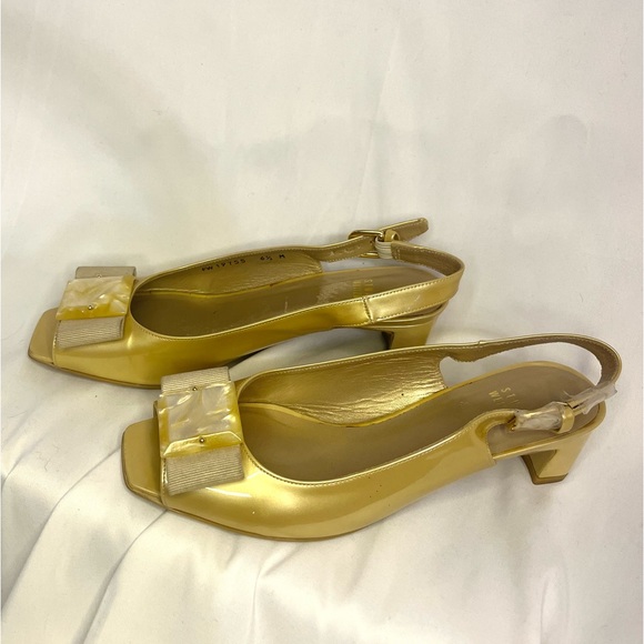 Stuart Weitzman Shoes - Vintage Stuart Weitzman kitten opened toe heels